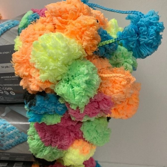 Red Heart Pomp A Doodle Jumbo Yarn Bright Lights Neon Black Pom Pom - Picture 4 of 13